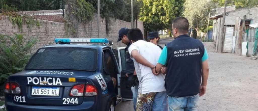 Persecución en Maipú: un joven y un menor detenidos con una moto robada