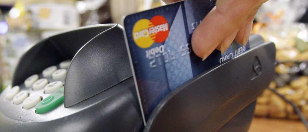 El Central le puso un tope de 55% a los bancos en las tasas de las tarjetas