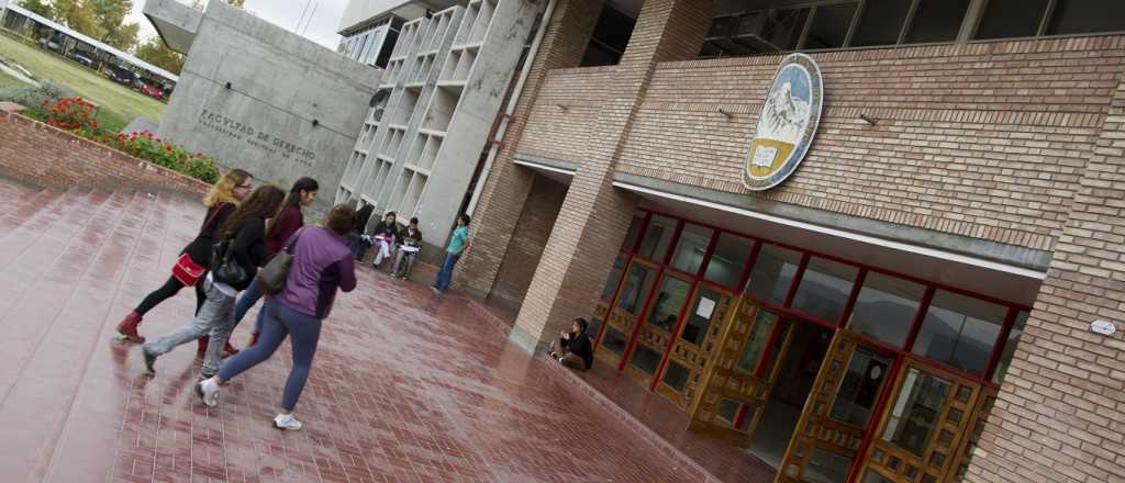 La Facultad de Derecho de la UNCuyo extendió el plazo para recibirse con el plan 1984/90