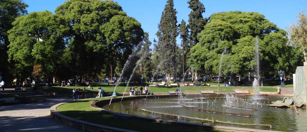 El arco iris que sorprendió a los mendocinos en la Plaza Independencia