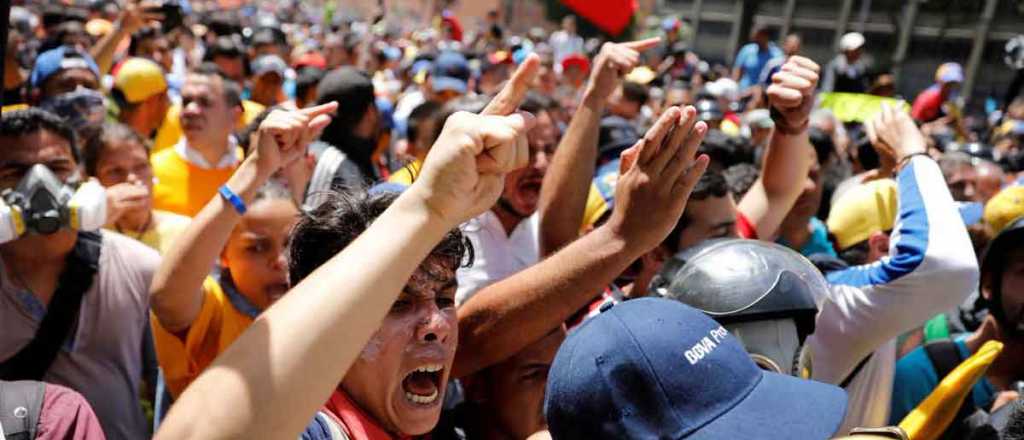 Masiva marcha contra Maduro en Venezuela