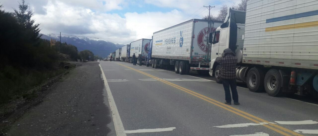 Protesta de camioneros para mayor agilidad en el Cristo Redentor