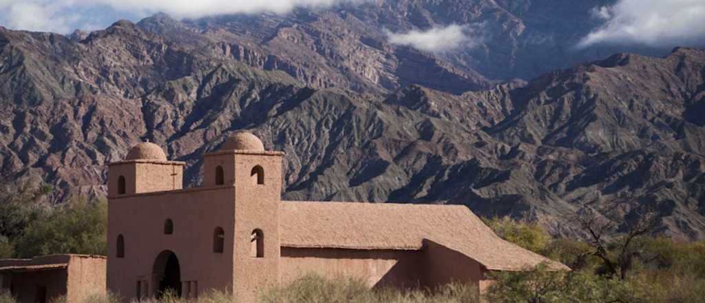 Una niña de 4 años sobrevivió en la montaña gracias a las ovejas