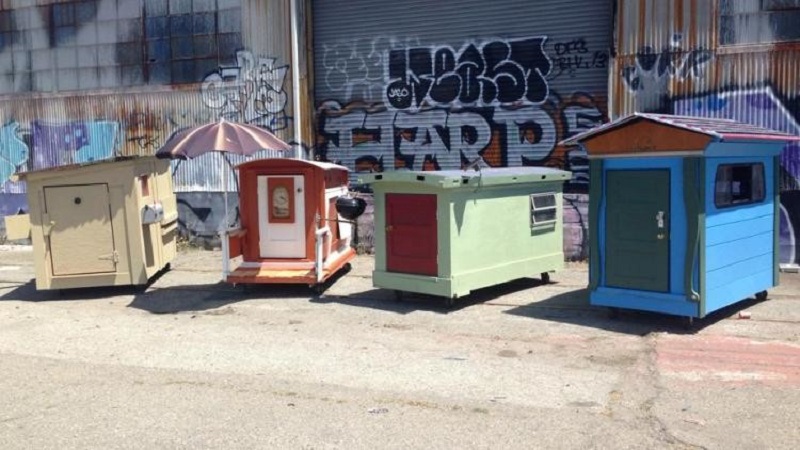 Un artista construyó casas para indigentes - Mendoza Post