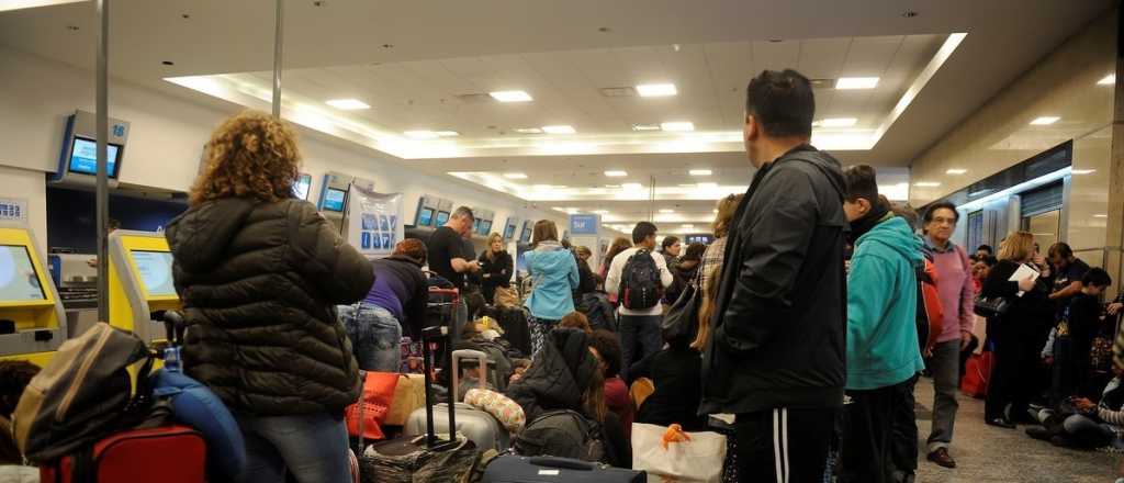 Vuelos demorados por medidas de fuerza en Ezeiza y Aeroparque