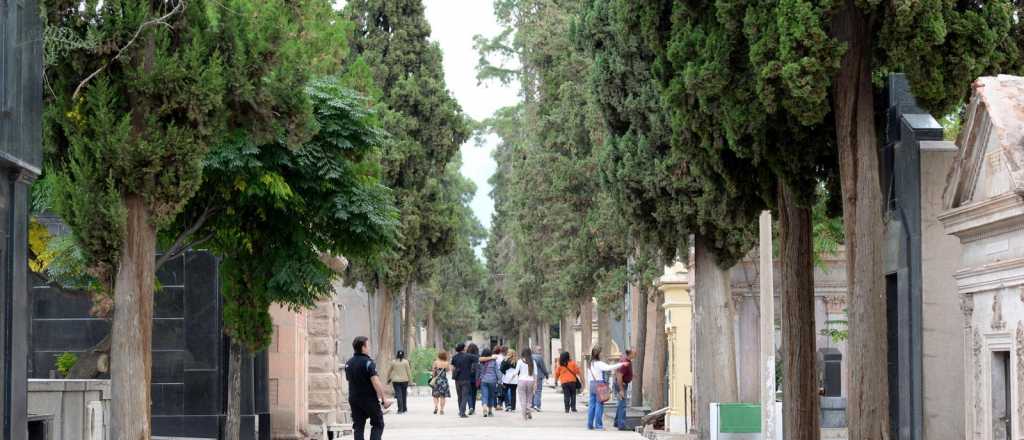 Septiembre tendrá dos visitas nocturnas al cementerio de Ciudad