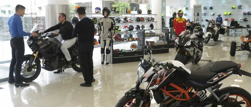 Casi 50% menos de motos patentadas en agosto