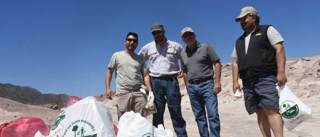 Sacaron 10 toneladas de basura del lago de Potrerillos