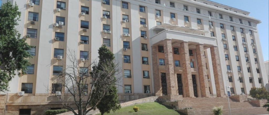 Estatales mendocinos con incertidumbre por el aumento de $4.000