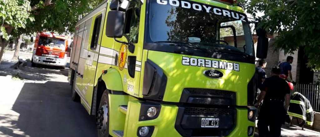 Una mujer dejó una vela encendida e incendió su casa en Godoy Cruz 