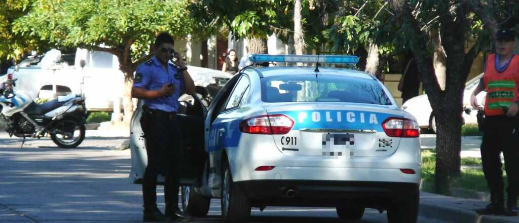 Robaron un auto con una bebé adentro y la dejaron con su silla en Guaymallén