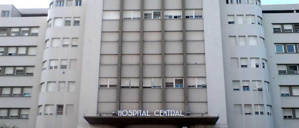 Maipú: esperaba el micro con su pareja y fue apuñalado