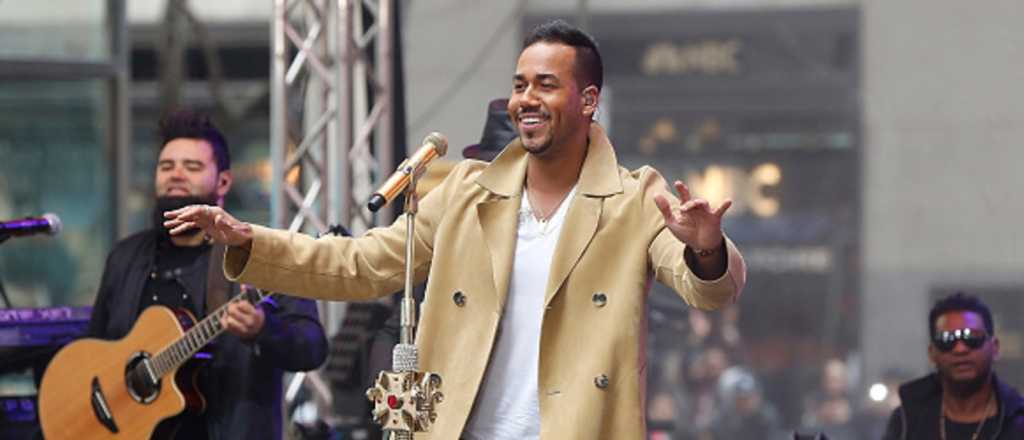 Romeo Santos se hizo tocar sus partes íntimas por una fan