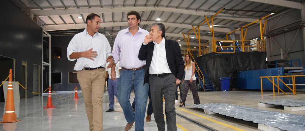 Cornejo recorrió las obras realizadas con el bono fiscal