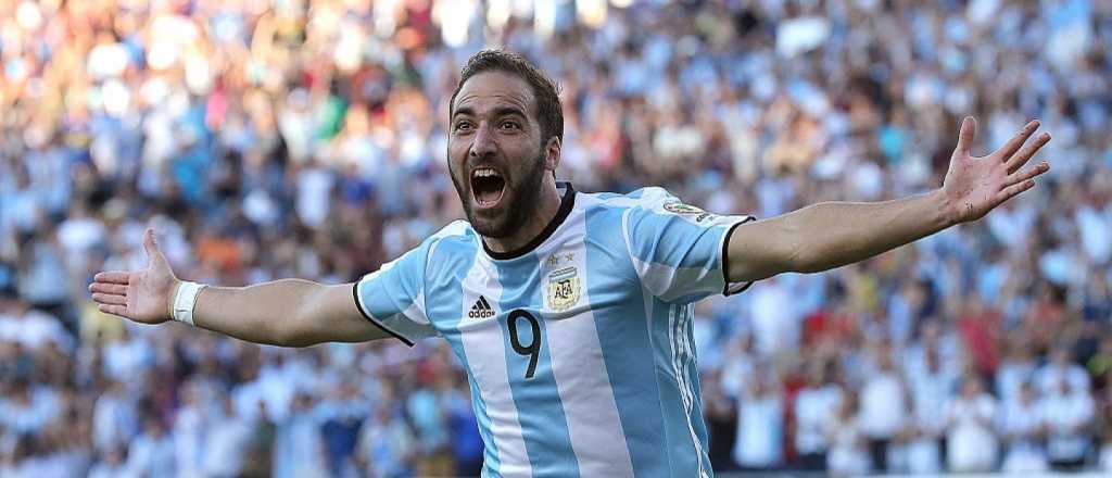 El emotivo adiós del fútbol al Pipita Higuaín