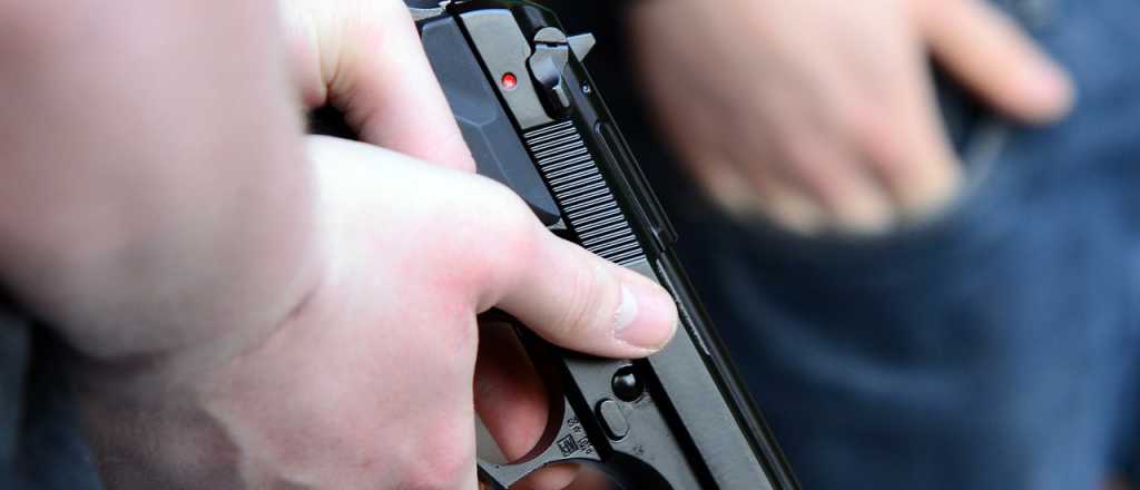 Maipú: un hombre fue herido con un arma de fuego en el abdomen