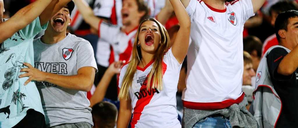 Una aerolínea cambiará los vuelos de los hinchas de River sin costo