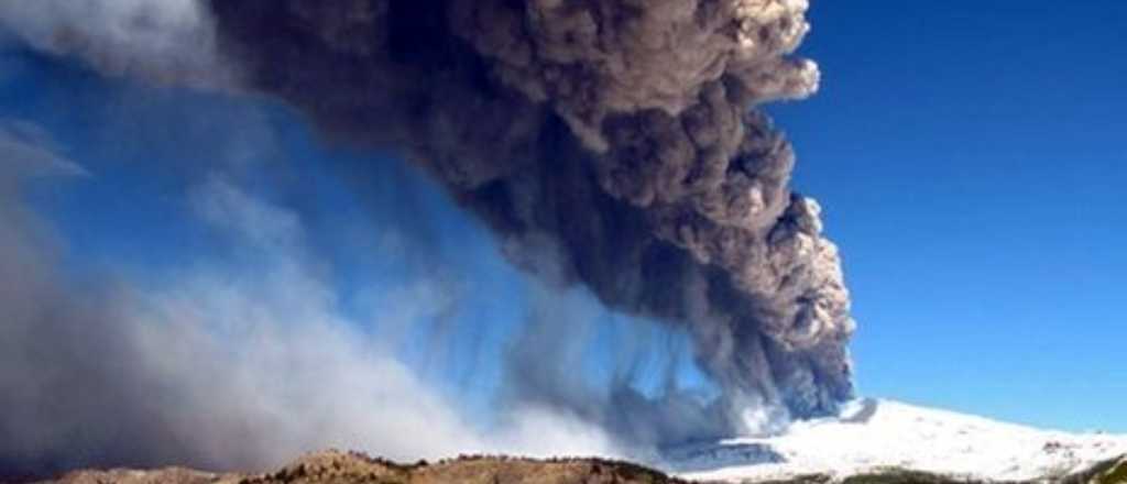 Bajaron a nivel amarillo la alerta por el volcan Copahue