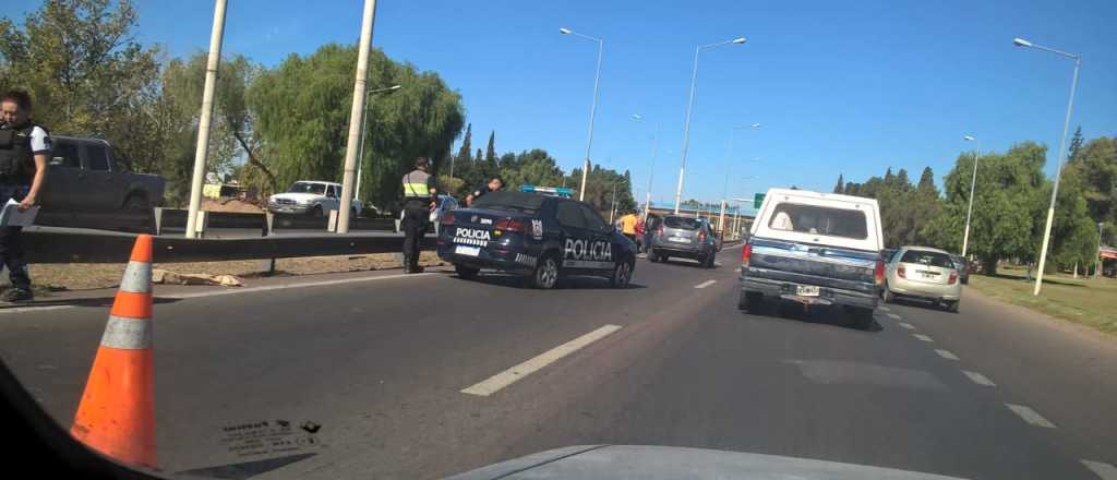 Fuerte accidente en Guaymallén deja a un motociclista grave