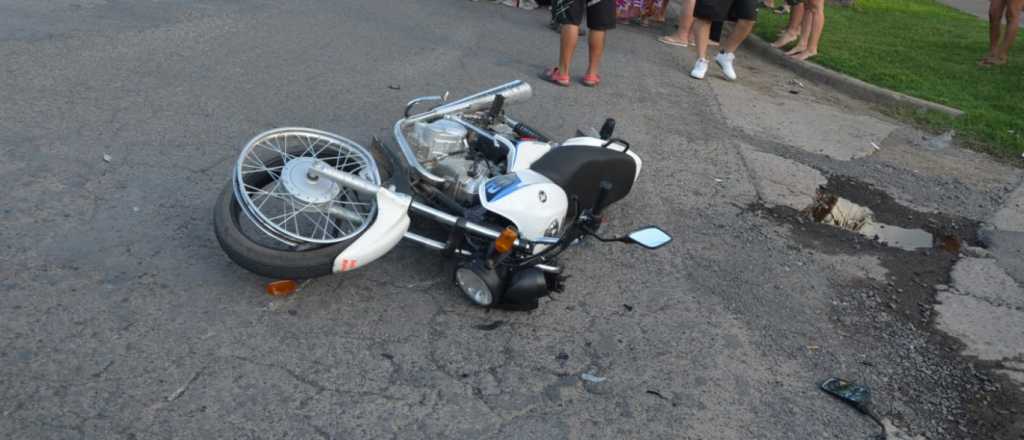 Un conductor atropelló a una moto en la Ruta 40 y se fugó