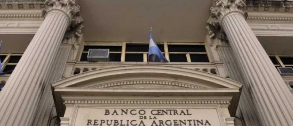 Denuncian al BCRA por frenar la venta de pasajes al exterior en cuotas