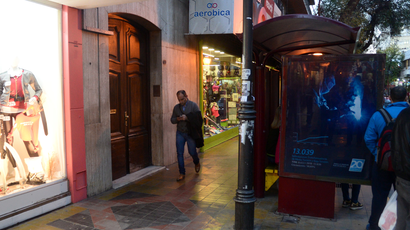 Otro prostíbulo en calle Buenos Aires de Mendoza - Mendoza Post