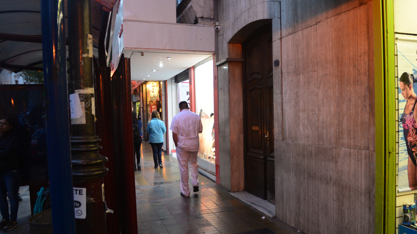 Otro prostíbulo en calle Buenos Aires de Mendoza - Mendoza Post