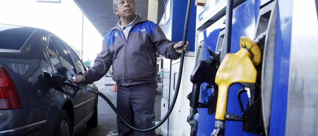 Presión para subir los combustibles a pesar del congelamiento