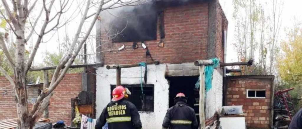 Un hombre está grave por un incendio en San Rafael