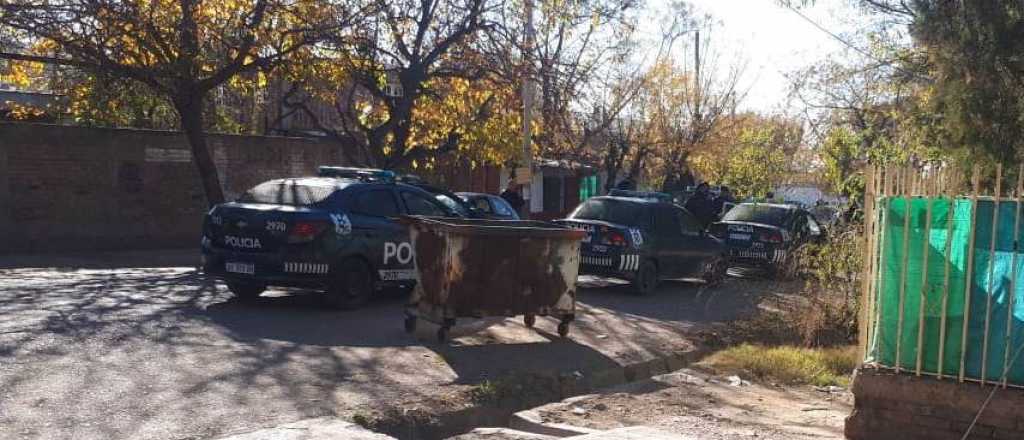 Llegó en moto a su casa con un tiro en el abdomen y dice que no sabe que pasó