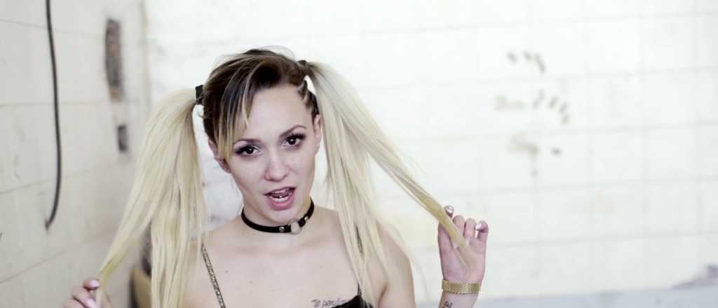 Quién es la rapera que protagonizó la fuerte escena de sexo en El Marginal 2