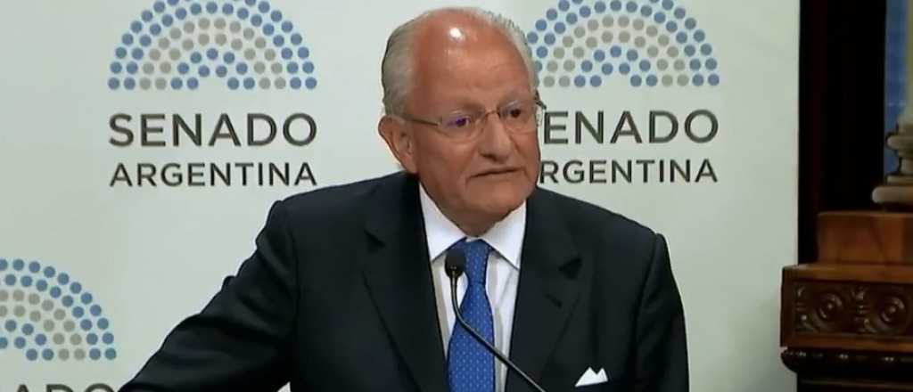 Por sus dichos en el Senado, Albino ya no es Ciudadano Ilustre en Guaymllén