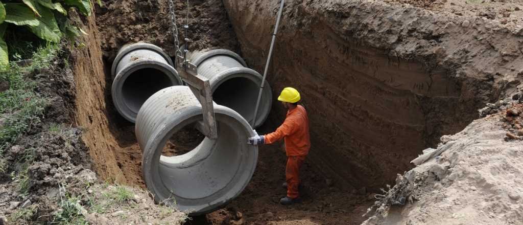 Obras de extensión de cloacas beneficiarán a 480.000 mendocinos