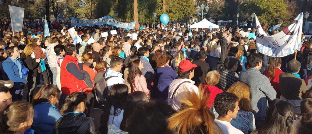 "Salvemos las dos vidas" colmó la Plaza Independencia