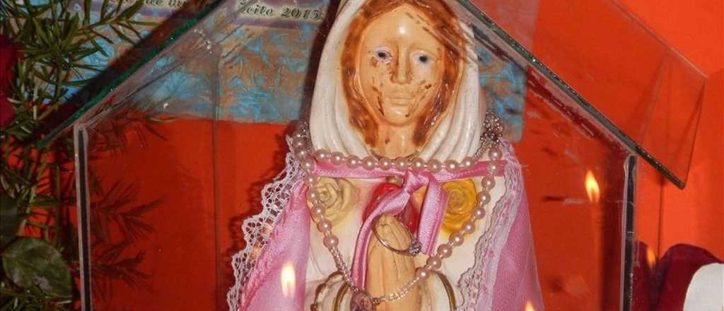 Video: aseguran que filmaron en Salta a una virgen llorando sangre