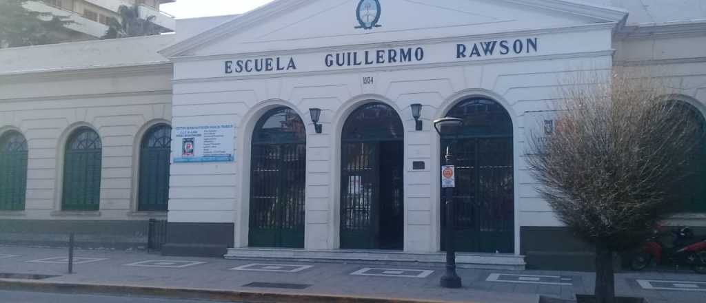 "Chapa y pintura" para las escuelas mendocinas