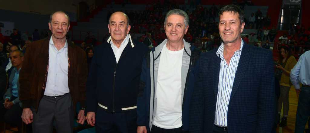 El municipio de Maipú reconoció a sus gloriosos deportistas