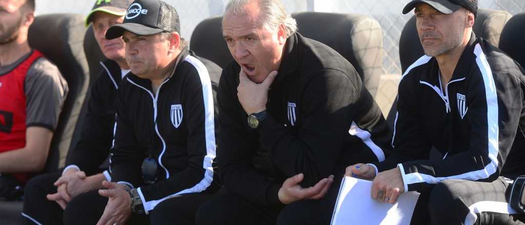 Internaron al Chaucha Bianco, DT de Gimnasia