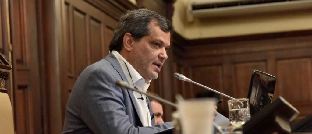 Parés justificó la acción de la policía en la Legislatura