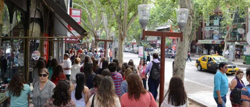 Así trabajarán los comercios del centro mendocino este 24 de marzo