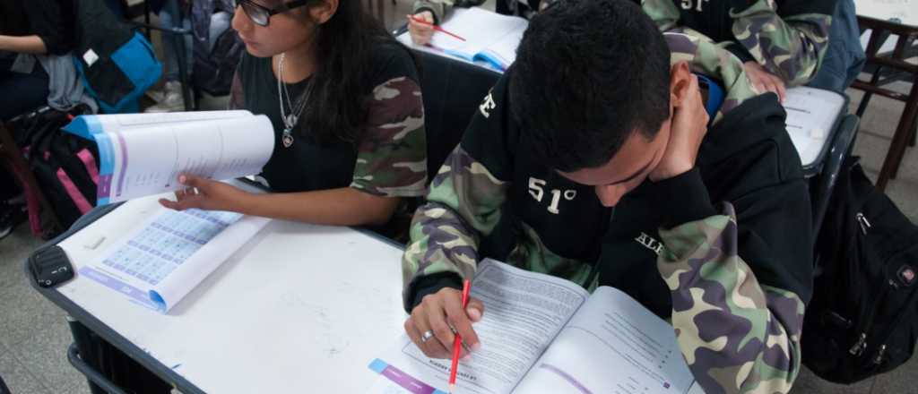 Menos de un cuarto de los adolescentes llevan el colegio "al día"