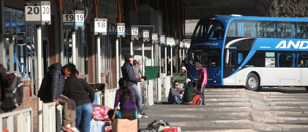 Refuerzan frecuencias de transporte por el Día del Estudiante en Mendoza