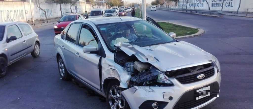 Robó un auto, escapó, chocó y fue atrapado en Guaymallén