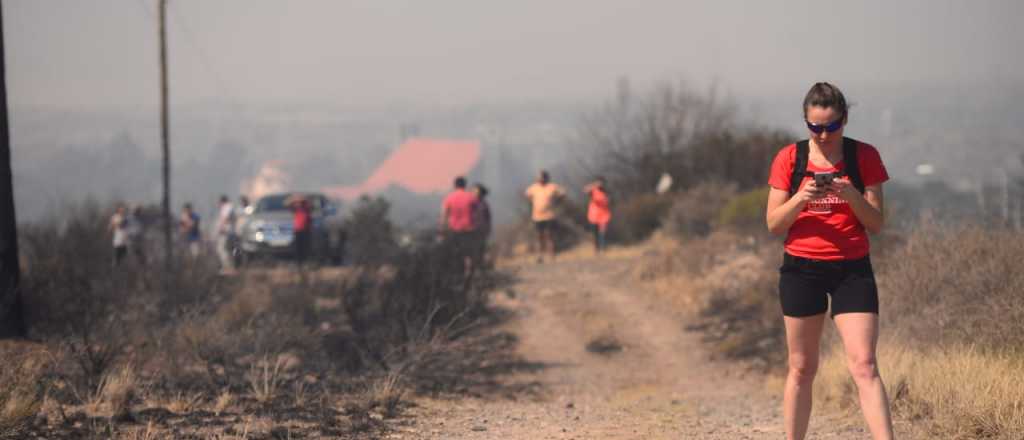 Mendoza arde y Suarez pide que no enciendan fuegos en sitios no habilitados