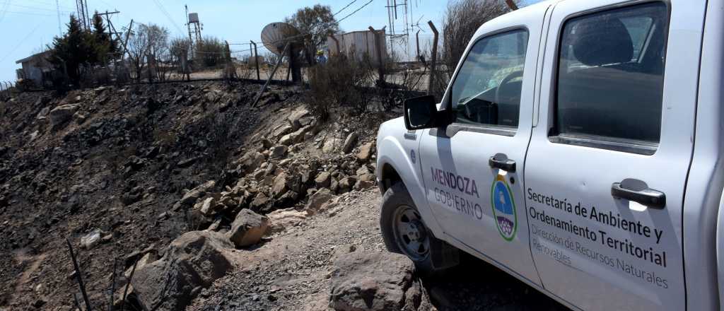 Una camioneta cayó a un barranco en el Cerro Arco