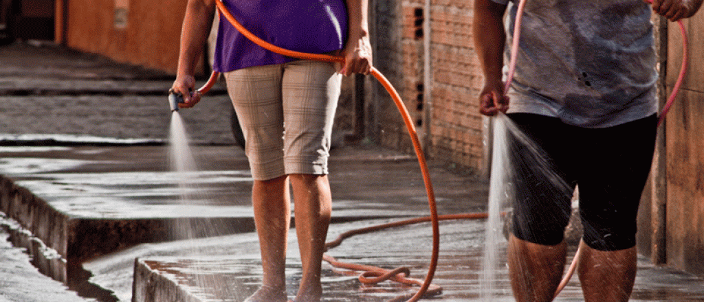 Mendoza avanza hacia el cobro de agua por consumo con la micromedición