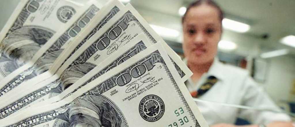 El dólar blue se mantuvo estable y cotizó a $156