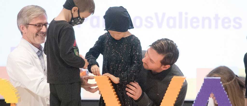 La otra cara de Messi: emoción y lágrimas ayudando a niños