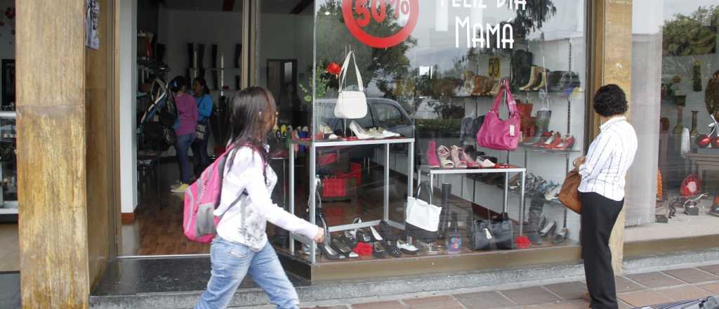 Las ventas en comercios minoristas cayeron 10% en octubre