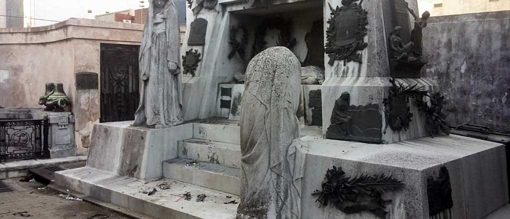 Dos detenidos por la explosión en el cementerio de Recoleta